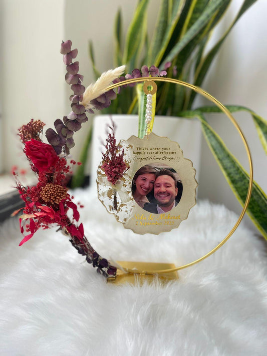 Resin Photo Frame With Metal Hoop