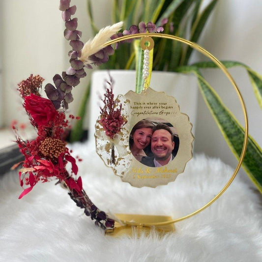 Resin Photo Frame in Metal Loop