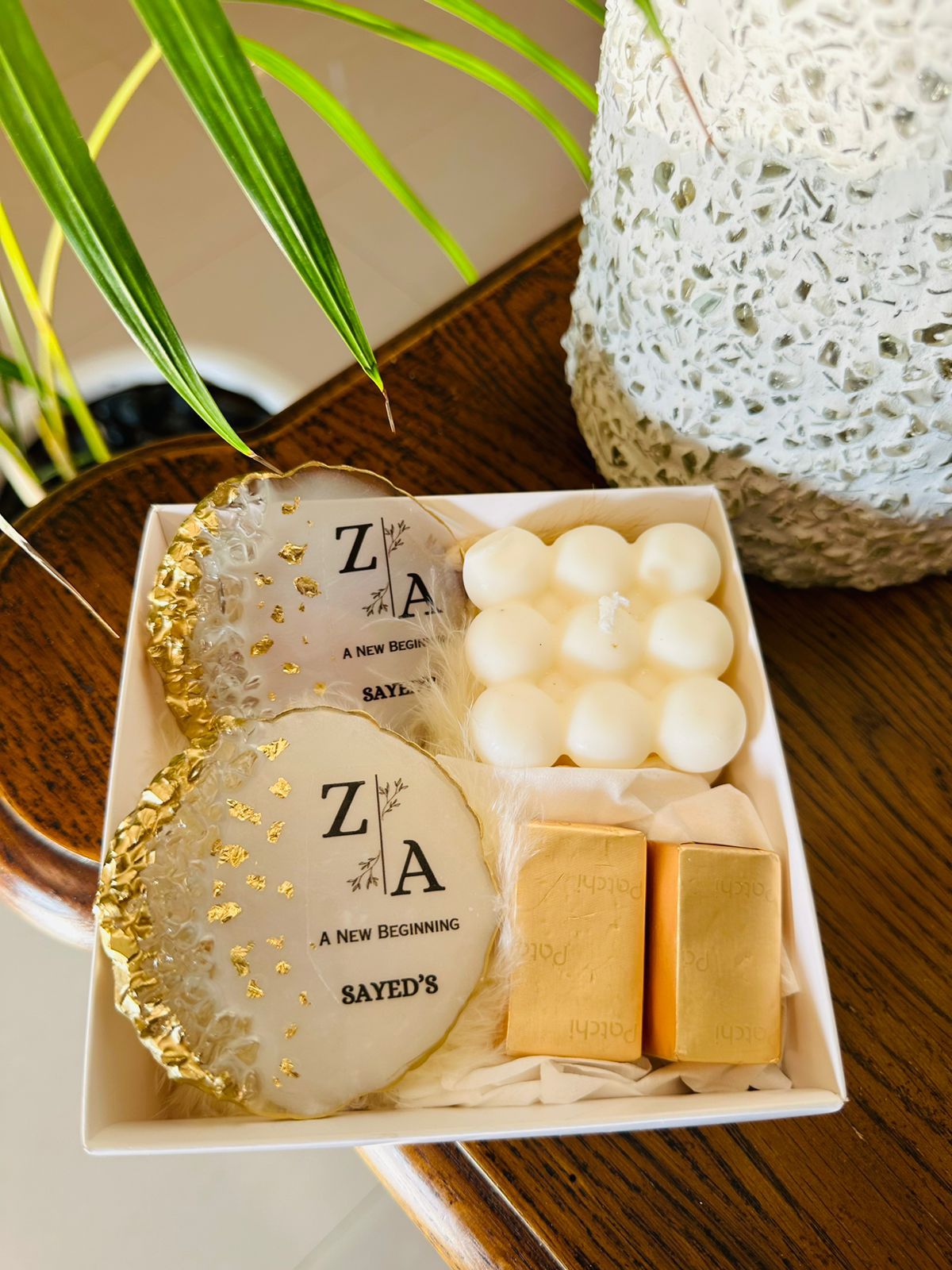 Resin Gift Hamper
