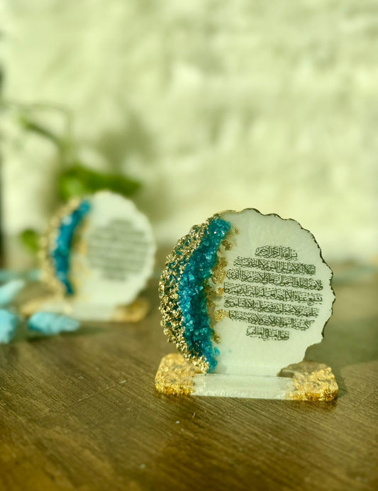 Resin Display With Removable Stand